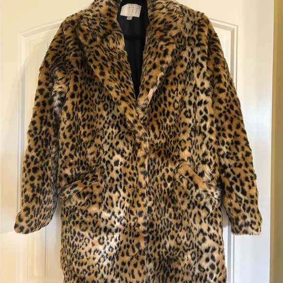 ⚡️SALE⚡️Faux Fur Leopard Coat - Picture 7 of 7
